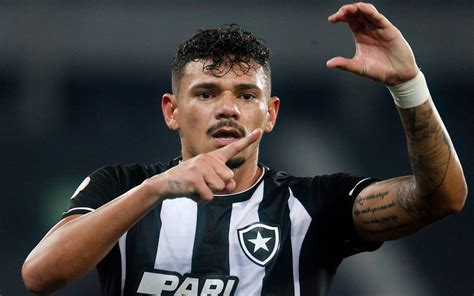 tiquinho soare|tiquinho soares jogador.